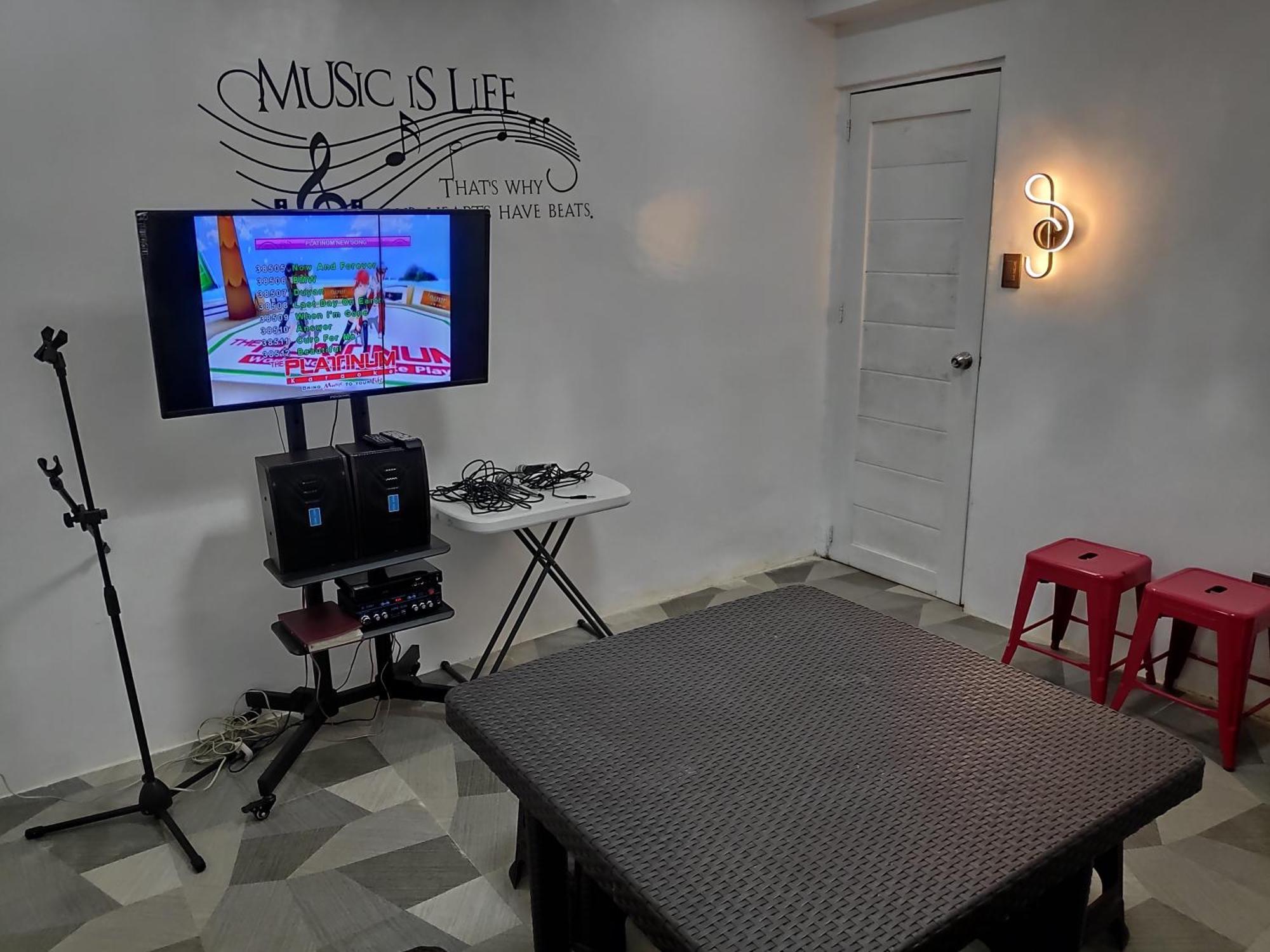 Tagaytay Staycation By Naya And Darla W Free Swimming Pool, Wifi & Netflix Tagaytay City Exterior foto