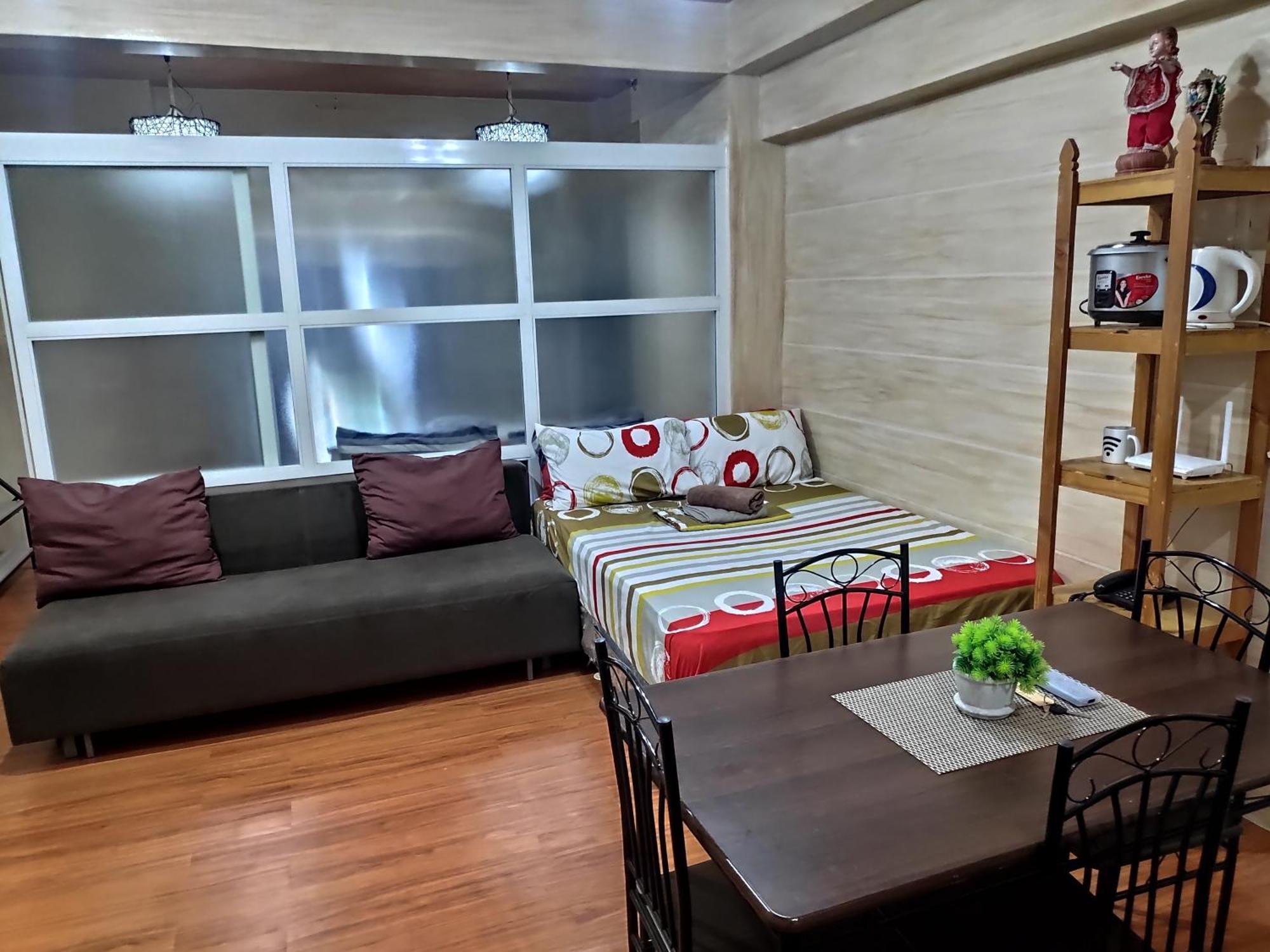 Tagaytay Staycation By Naya And Darla W Free Swimming Pool, Wifi & Netflix Tagaytay City Exterior foto